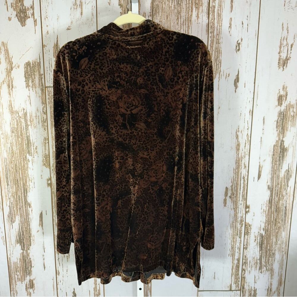 Impressions, Velvety Brown Leopard Print Floral Button Down Shirt. Size 1X. - Picture 5 of 5